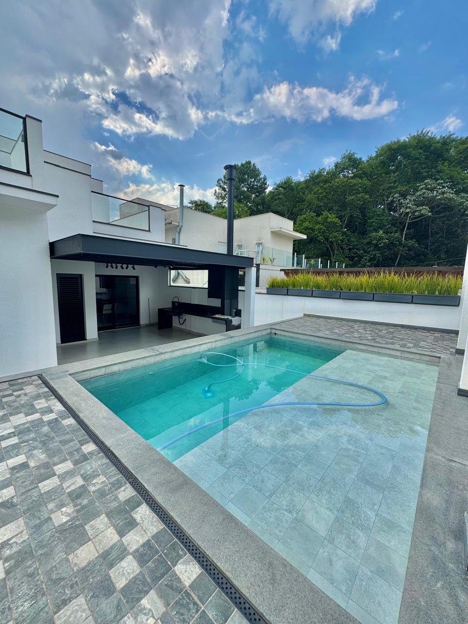 🏡 Bem-vindo ao seu novo lar de alto padrão! Conheça esta residência espetacular no Arujá Verdes Lagos