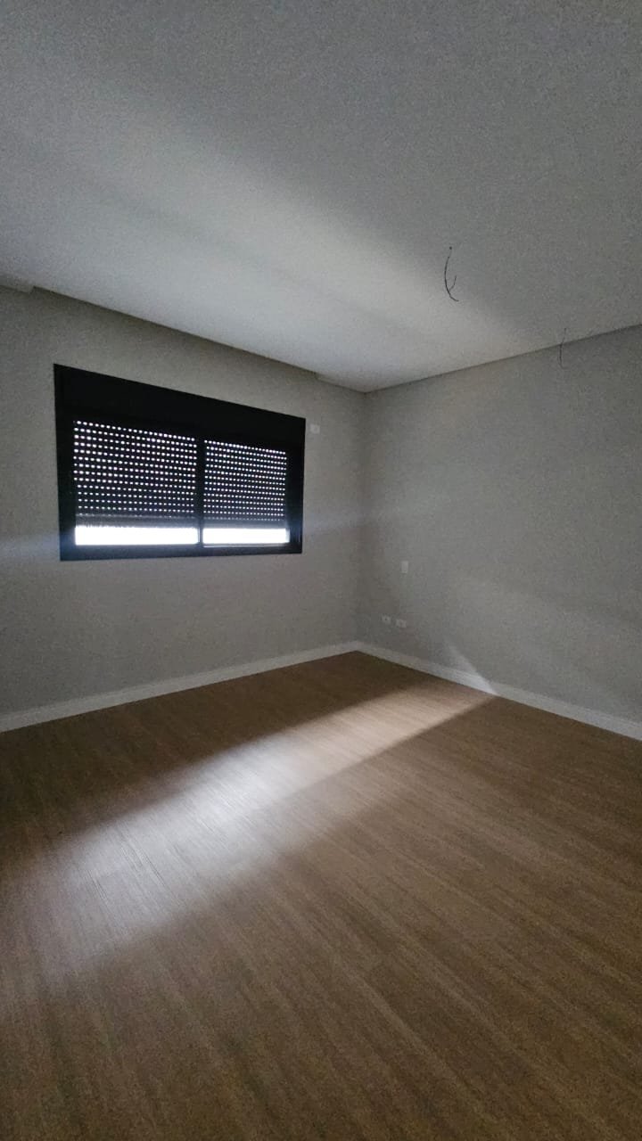 🛌 São 4 suítes no total – espaçosas, confortáveis e bem ventiladas