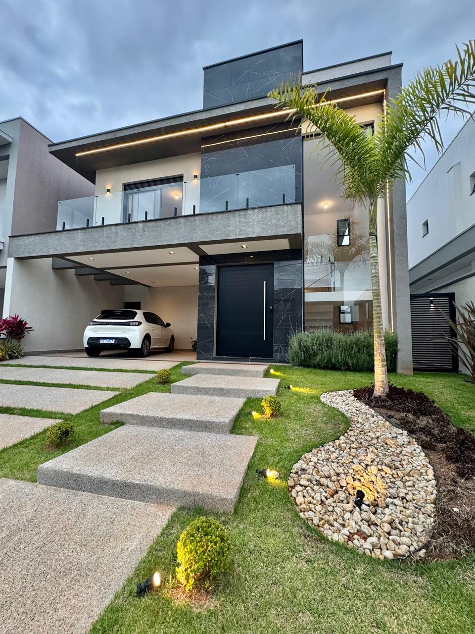 ✨ Mosaico Essence – Mogi das Cruzes 🏠 267 m² construídos | 300 m² de terreno 💰 R$ 2.000.000 📲 Agende sua visita com a Next!
