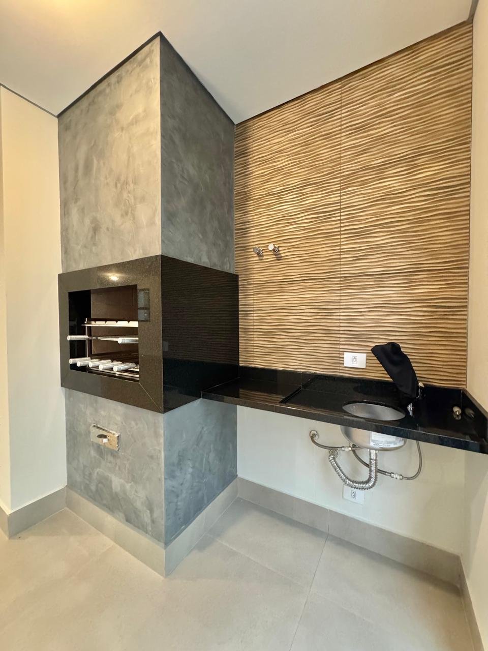 Perfeita para quem ama receber com estilo e praticidade!